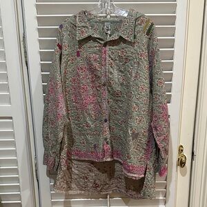 Magnolia Pearl Green and Pink Floral Shirt. NWT